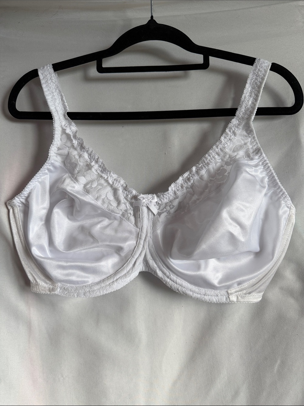 Warner's White Satin-Look Underwire Bra with Lace Trim